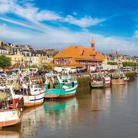 Trouville sur mer vue sur la Touque Extérieur photo