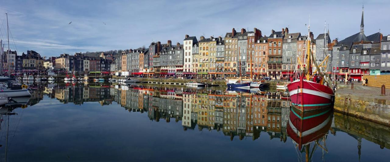 Trouville sur mer vue sur la Touque Extérieur photo